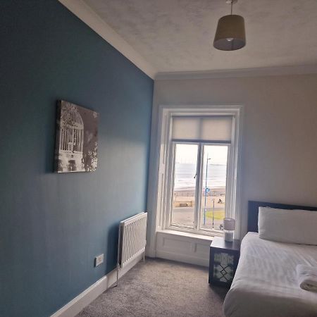 2 The Green, Exceptional Large House, Sea Views Loads Of Bathrooms Seaton Carew Exterior foto